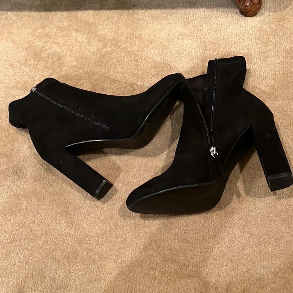 Black Steve Madden “booties”